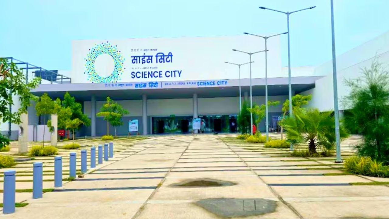 CM 