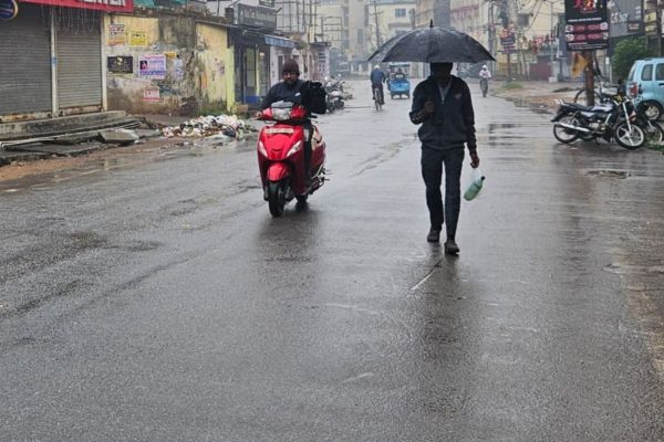 झारखंड में मोंथा तूफान का असर, रांची समेत कई जिलों में दिनभर झमाझम बारिश रांची