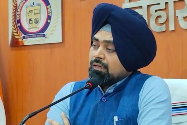 बिहार चुनाव 2025 : सोशल मीडिया पर फेक न्यूज की सख्त निगरानी, 21 FIR और 184 पोस्ट हटे सोशल