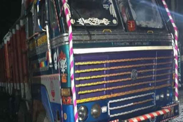 रांची के आजाद बस्ती से प्रतिबंधित मांस लदा दो ट्रक जब्त, अलर्ट मोड में पुलिस पुलिस