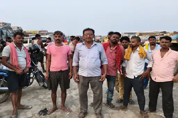 समस्तीपुर में चुनाव के लिए 800 वाहन जब्त, कर्मियों ने सुविधाओं के अभाव की शिकायत की समस्तीपुर