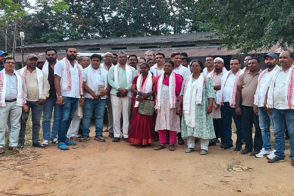 चाईबासा में लाठीचार्ज पर सियासत गरम, दो पूर्व मुख्यमंत्रियों ने की कड़ी निंदा पुलिस लाठीचार्ज
