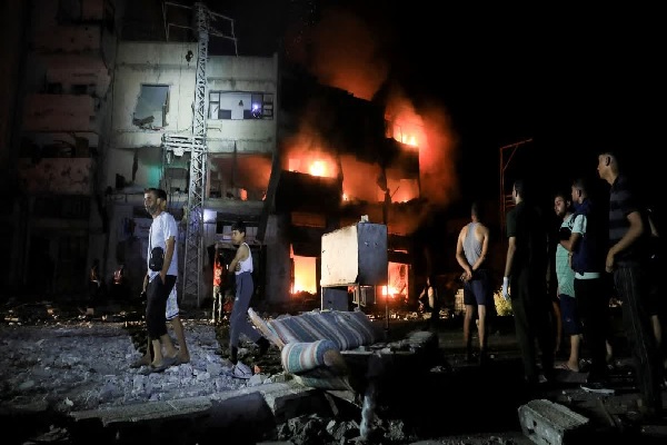 गाज़ा में युद्धविराम के बावजूद हवाई हमले, 30 लोगों की मौ’त गाज़ा