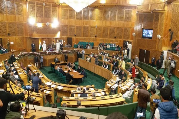 J&K में हट सकता है महिलाओं के रात में काम करने पर प्रतिबंध, विधेयक पेश जम्मू-कश्मीर