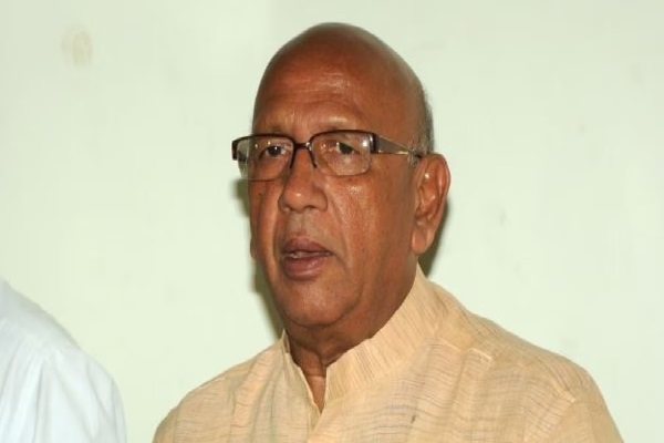 मंत्री और सचिव भी दोषी हैं बच्चों को संक्रमित रक्त चढ़ाने के : सरयू राय ब्लड बैंक