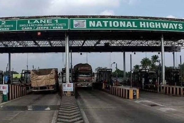 आंजन धाम टोल नाका पर अवैध वसूली का आरोप, स्थानीय लोगों में बढ़ा आक्रोश आंजन धाम