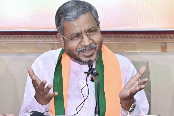 अवैध खनन सिंडिकेट के दबाव में चाईबासा में नो इंट्री लागू नहीं कर रही हेमंत सरकार : बाबूलाल मरांडी बाबूलाल