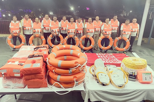 छठ घाटों पर चाईबासा पुलिस का चौकन्ना पहरा, जीवन रक्षक उपकरणों के साथ तैयार जवान चाईबासा