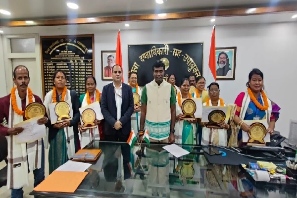 रांची DC ने सेवानिवृत 10 शिक्षकों को किया सम्मानित, बोले- शिक्षक होते हैं समाज की नींव पेंशन दरबार