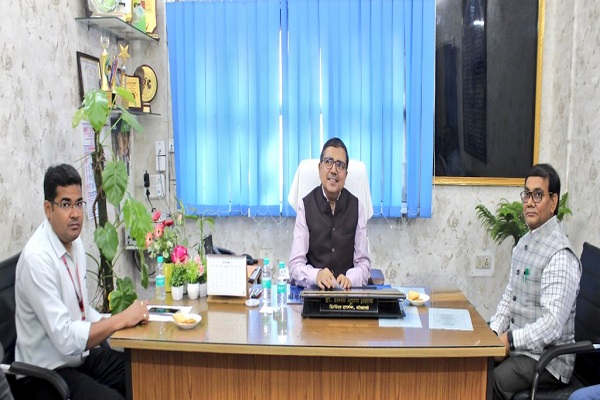 DC ने सिविल सर्जन कार्यालय का किया औचक निरीक्षण, दिए कई निर्देश DC