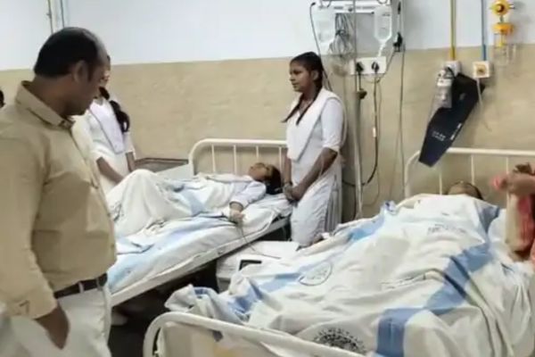 छात्रावास में शॉर्ट सर्किट से लगी आ’ग, धुएं के घुटन से आठ छात्राएं बेहोश शॉर्ट