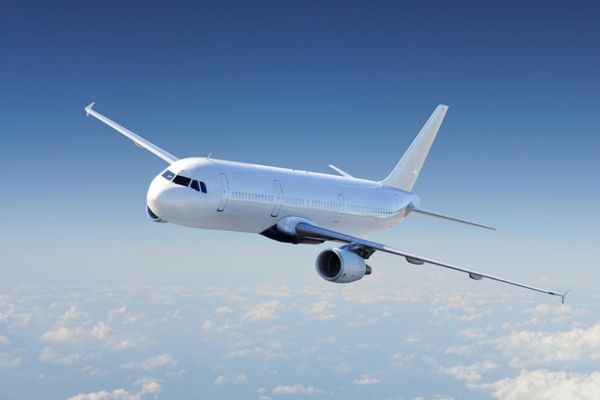 हवाई यात्रा के दौरान इन कपड़ों से करें परहेज, वरना हो सकती है परेशानी हवाई