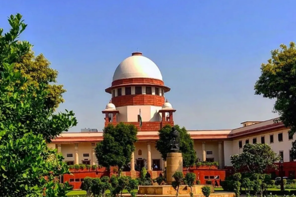 SC ने आवारा कुत्तों को सड़कों से हटाने के निर्देश दिए, सभी राज्यों और केंद्र शासित प्रदेशों को आदेश कुत्तों