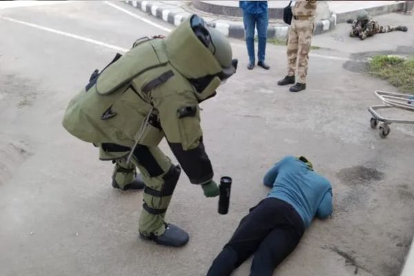 जम्मू एयरपोर्ट पर CISF ने किया मॉकड्रिल, हथियारबंद हमले और कार में IED का पता लगाने की कोशिश CISF