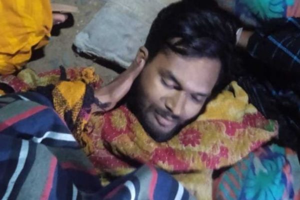 अवैध बालू खनन विरोध पर युवक की कुचलकर ह’त्या, ग्रामीणों में आक्रोश बालू