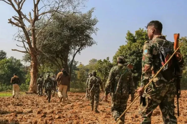 BREAKING : चाईबासा में सुरक्षाबलों के साथ अनल दस्ता का मुठभेड़, कई नक्सली के घायल होने की सूचना मुठभेड़