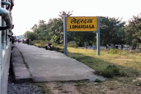 आरपीएफ ने चलाया सघन जांच अभियान, UVSS से खंगाली गयी गाड़ियां आरपीएफ