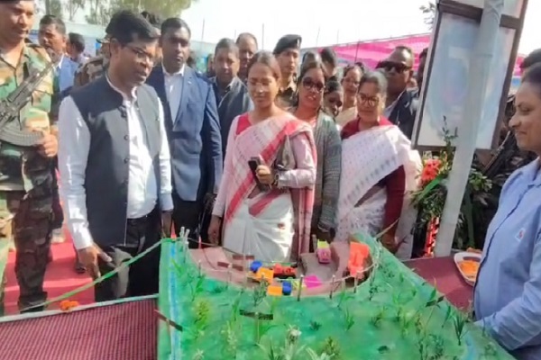 झारखंड स्थापना दिवस पर लोहरदगा में विकास मेला, 117 करोड़ की योजनाओं का शुभारंभ लोहरदगा