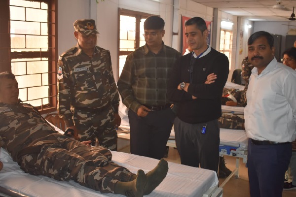 झारखंड स्थापना दिवस : जेजे में आईजी समेत पुलिसकर्मियों ने जरूरतमंदों के लिए किया जीवनदायिनी रक्तदान जगुआर