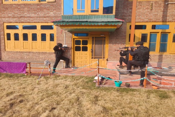 अनंतनाग में व्हाइट कॉलर टेरर केस: डॉक्टर के घर छापेमारी अनंतनाग