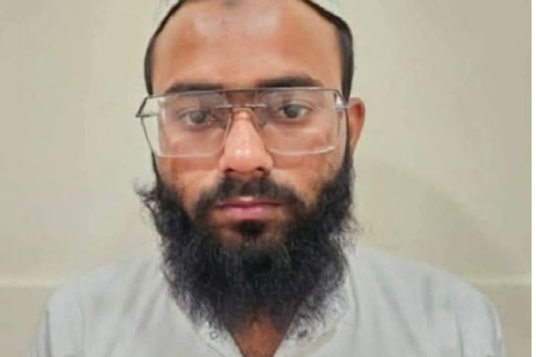 गुजरात में गिरफ्तार संदिग्ध आतंकी सुहेल के घर पहुंची एटीएस, डेढ़ घंटे तक चली तलाशी गुजरात