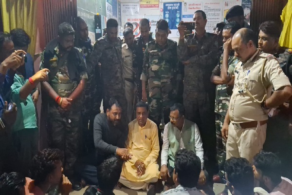 जामताड़ा में सड़क हादसे में घायल बच्चे की अस्पताल में मौ’त, भाजपा ने निलंबन की मांग की जामताड़ा