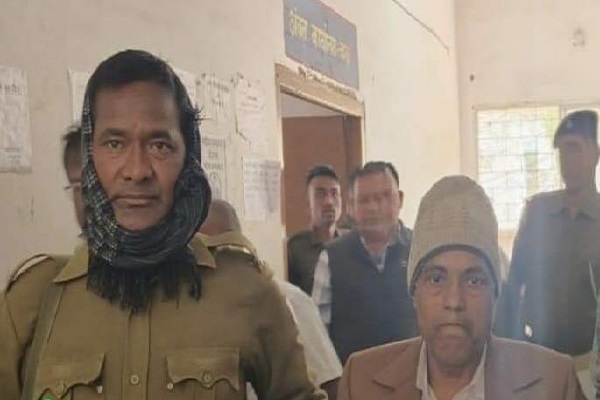 पलामू में भ्रष्टाचार के खिलाफ ACB की बड़ी कार्रवाई, बड़ा बाबू घूस लेते गिरफ्तार