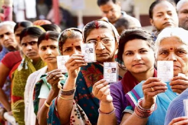 बिहार विधानसभा चुनाव: पहले चरण में 1 बजे तक 42% से अधिक मतदान पहले चरण