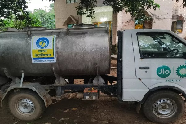 गोड्डा में पुलिस की बड़ी कार्रवाई, दो टैंकरों से 12 हजार लीटर नकली पेट्रोल जब्त गोड्डा