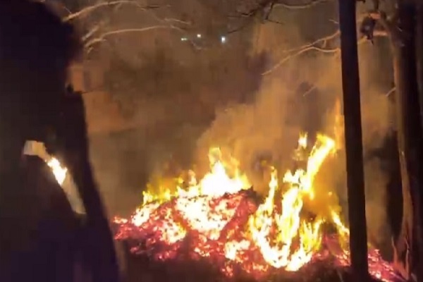 चांचकी गांव में जूट के ढेर में लगी भीषण आ’ग, भारी नुकसान जूट