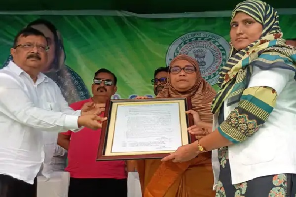 विधायक निसात आलम ने किया नए प्रखंड भवन का उद्घाटन, करोड़ों की योजनाओं का शिलान्यास निसात आलम