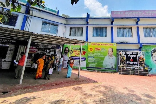 एक ही परिवार के पांच लोग अस्पताल में भर्ती, खाने में खाया था चावल और लिट्टी परिवार