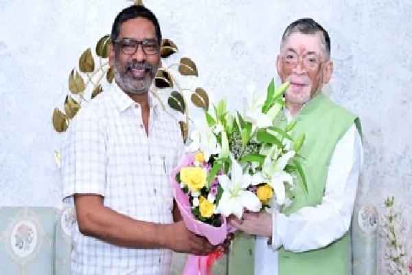 राज्यपाल संतोष कुमार गंगवार को CM और स्वास्थ्य मंत्री ने दी जन्मदिन की शुभकामनाएं राज्यपाल संतोष