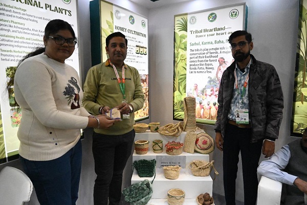 IITF 2025 में झारखंड की हरित पहचान मजबूत, सिसल और जूट उत्पादों ने खींचा ध्यान जूट