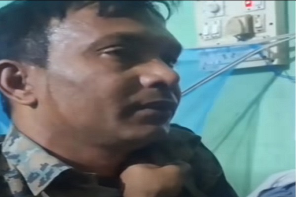 प्रेमिका के कमरे में रंगे हाथ पकड़ा गया सिपाही, वीडियो वायरल प्रेमिका