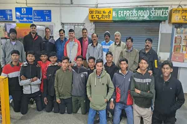 राष्ट्रीय जूनियर वॉलीबॉल प्रतियोगिता के लिए झारखंड की अंडर-18 टीमें रवाना