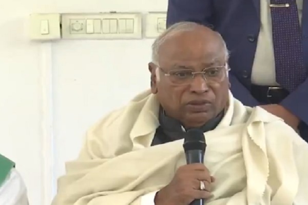 नेशनल हेराल्ड केस पर खड़गे बोले- मामला राजनीतिक बदले के लिए दायर