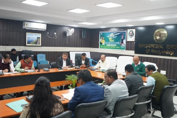 डीसी के निर्देश पर हुई समीक्षा बैठक, बकाया राजस्व वसूली पर फोकस