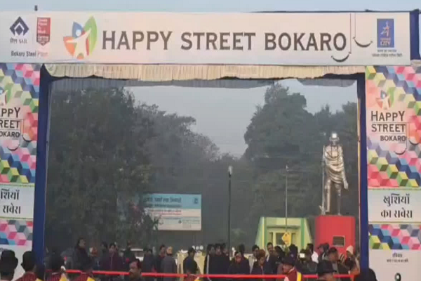 हैप्पी स्ट्रीट का चौथा संस्करण शुरू, सड़कों पर उमड़ी भारी भीड़ स्ट्रीट