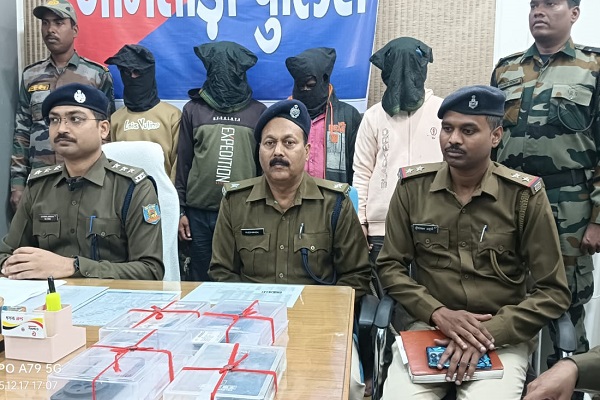 2999 रुपये कैशबैक का झांसा देकर खाते से उड़ा देते थे पैसे, चार चढ़े पुलिस के हत्थे जामताड़ा