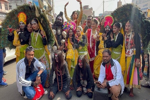 लोकनृत्यों की रंगीन छटा से गूंजा गिरिडीह, रंग यात्रा ने दिया राष्ट्रीय एकता का संदेश प्रतियोगिता