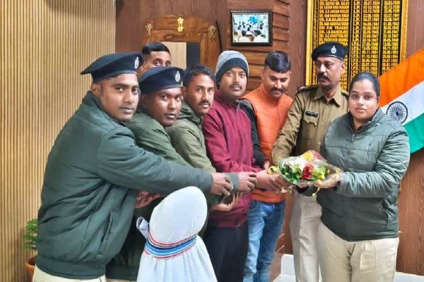 आईआरबी-10 के छह जवानों को एसपी ने किया सम्मानित… जानें क्यों आईआरबी