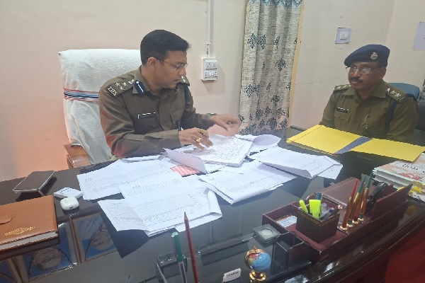 बंशीधर नगर पहुंचे पलामू DIG किशोर कौशल, क्राइम कंट्रेल को लेकर दिए सख्त निर्देश