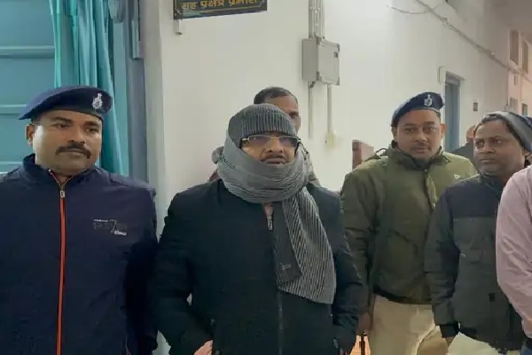 जिला कृषि पदाधिकारी 19 हजार रुपये रिश्वत लेते गिरफ्तार कृषि