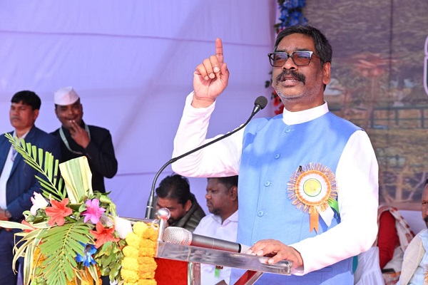 खरसावां गोलीकांड के शहीदों की पहचान कर उनके आश्रितों को मिलेगा सम्मान : मुख्यमंत्री खरसावां