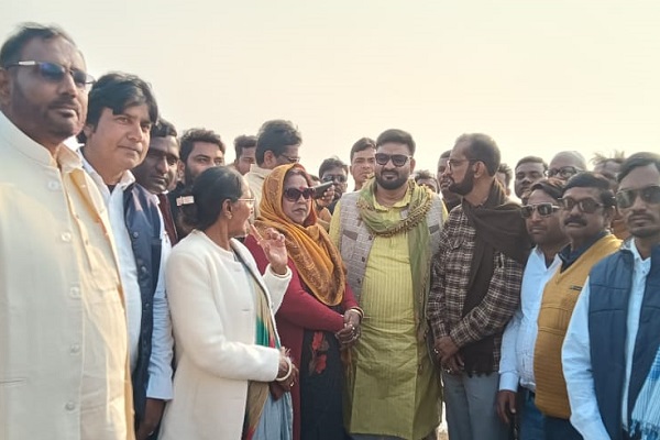 झामुमो की बैठक सह वनभोज में मंत्री हफीजुल हसन शामिल, स्थापना दिवस की तैयारी पर जोर झामुमो