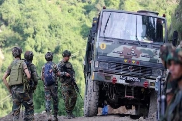 सेना का वाहन खाई में गिरा, चार जवान शहीद, नौ घायल डोडा