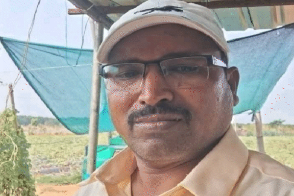 गोमिया में हाथियों का कहर : सड़क पर कार घेरकर सब्जी विक्रेता को बेरहमी से कुचला सब्जी