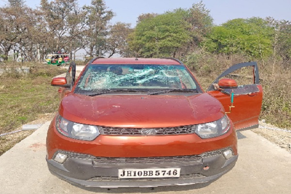 चारदीवारी बनवाने पर भाजपा नेता और बेटे को पीटा, कार भी तोड़ी दबंगों