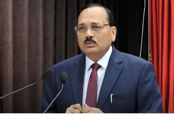 सुप्रीम कोर्ट ने फ्रीबीज पर जताई चिंता, कहा- बिना मेहनत सब मुफ्त मिलेगा तो लोग काम क्यों करेंगे? कोर्ट